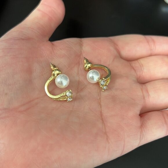 Gold Tone Faux Pearl Cute Stud Earrings - Picture 4 of 9